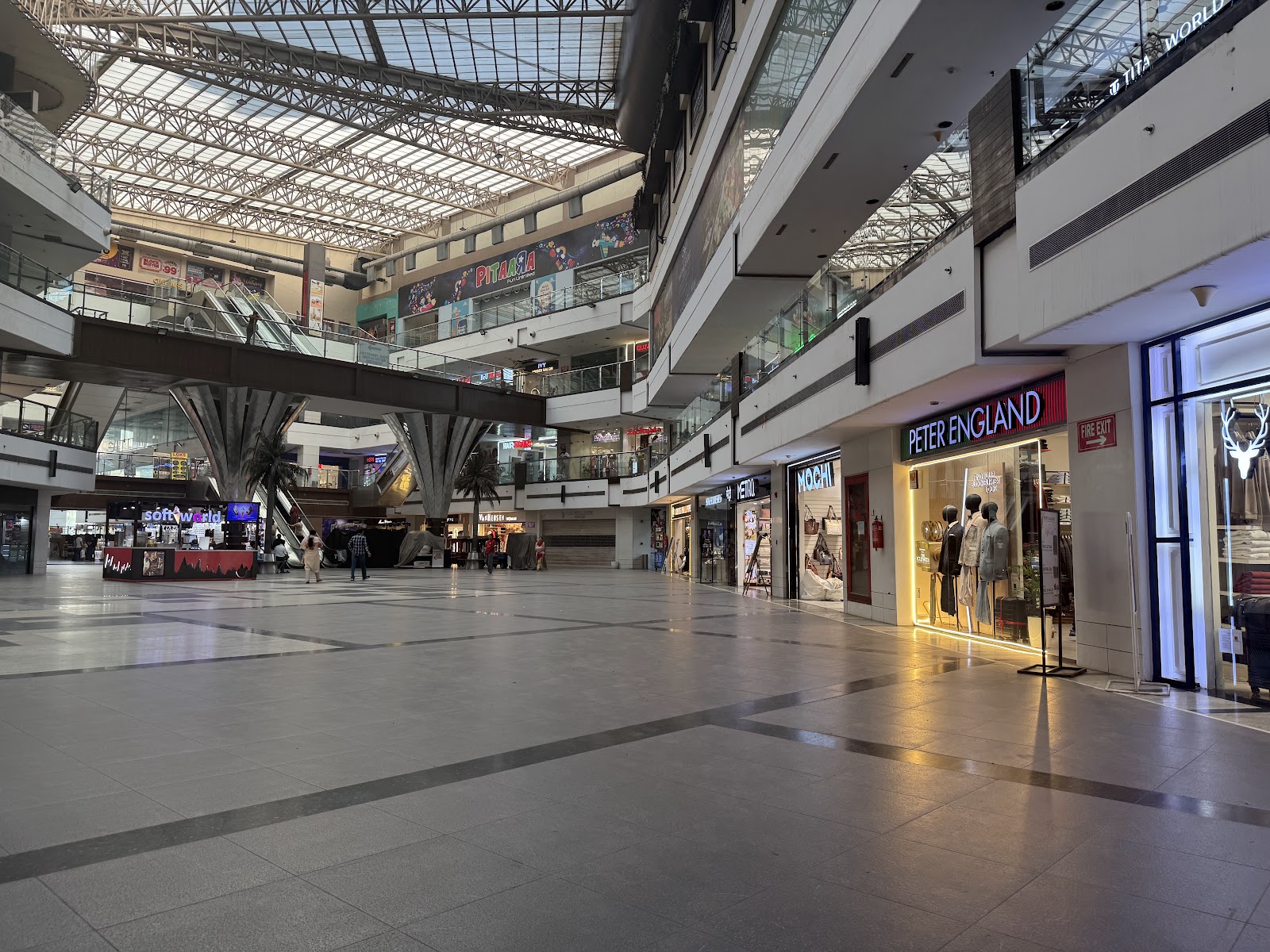 Mahagun Metro Mall photo 2