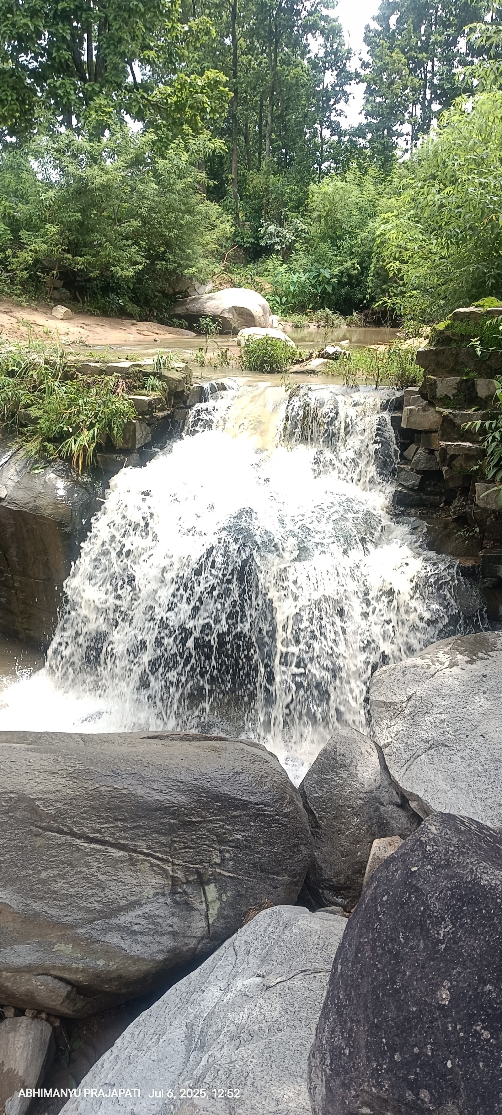 Dhawtha waterfall photo 2