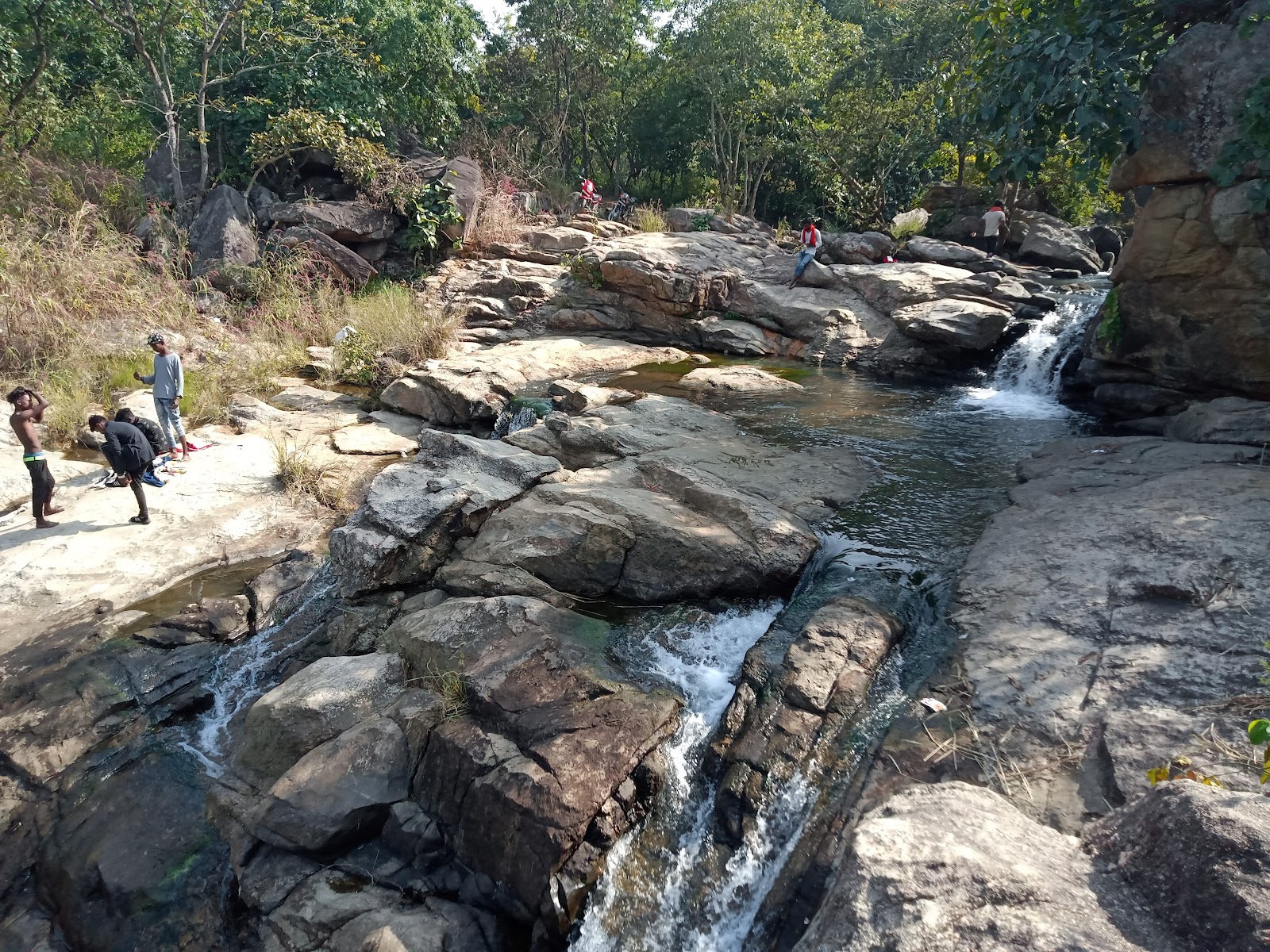 Salparni waterfall photo 2