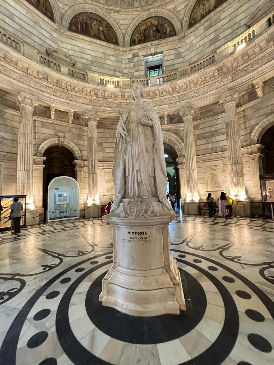 Victoria Memorial photo 1